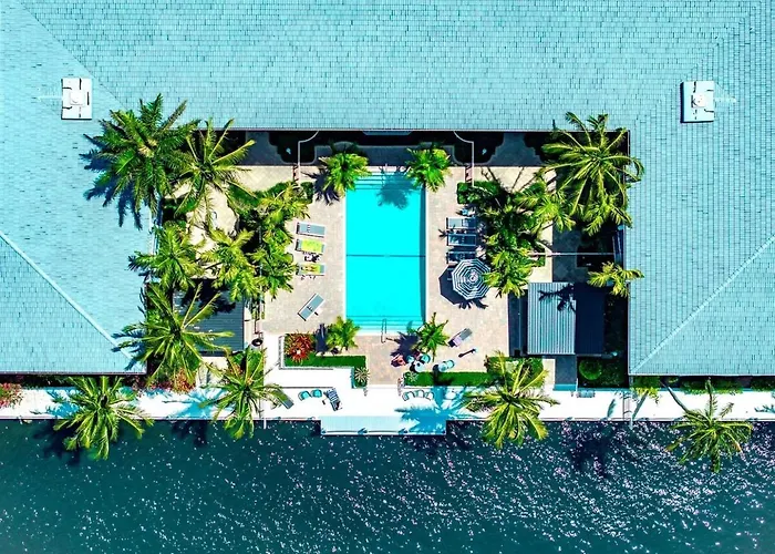 Coastal Escape Walk To Beach Pool And Gym